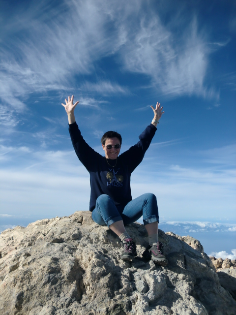 Véronique Bommier au sommet du Teide, stratovolcan sur l'ile de Tenerife, point culminant de l'Espagne