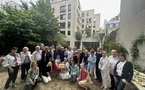 La petite troupe dans le jardin après les A.G 