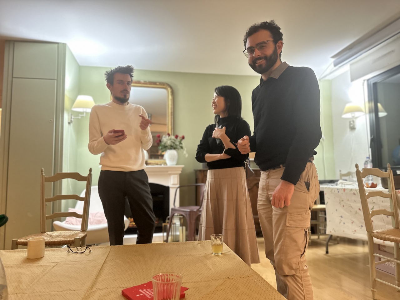 Paul, Mana et Joey (chez le pasteur) Paul, Mana et Joey (chez le pasteur)